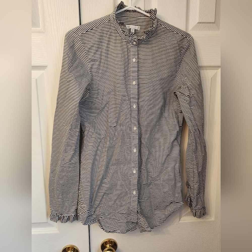 (MT) GAP pinstripe ruffle sleeve blouse